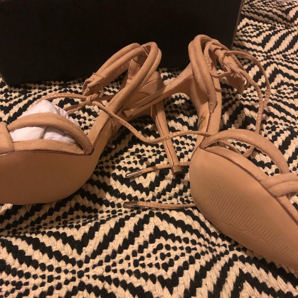 Fashion Nova shoe - Picture 2 of 4